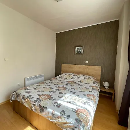 George Apartmán